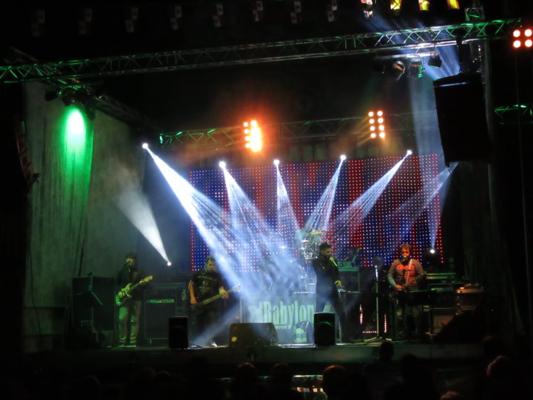 Actuación musical en fiestas de Noviales